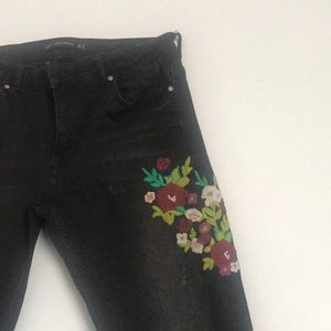 ALMOST NEW WORN KNLY ONCE ZARA black jeans
